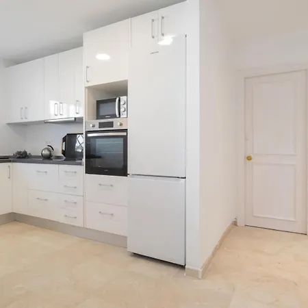 Privado Con Piscina Feriehus Marbella