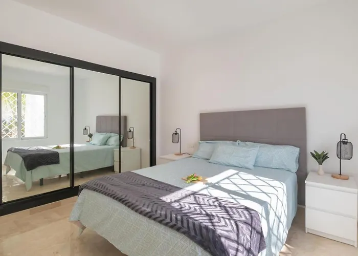 Privado Con Piscina Feriehus Marbella