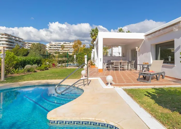 Privado Con Piscina Feriehus